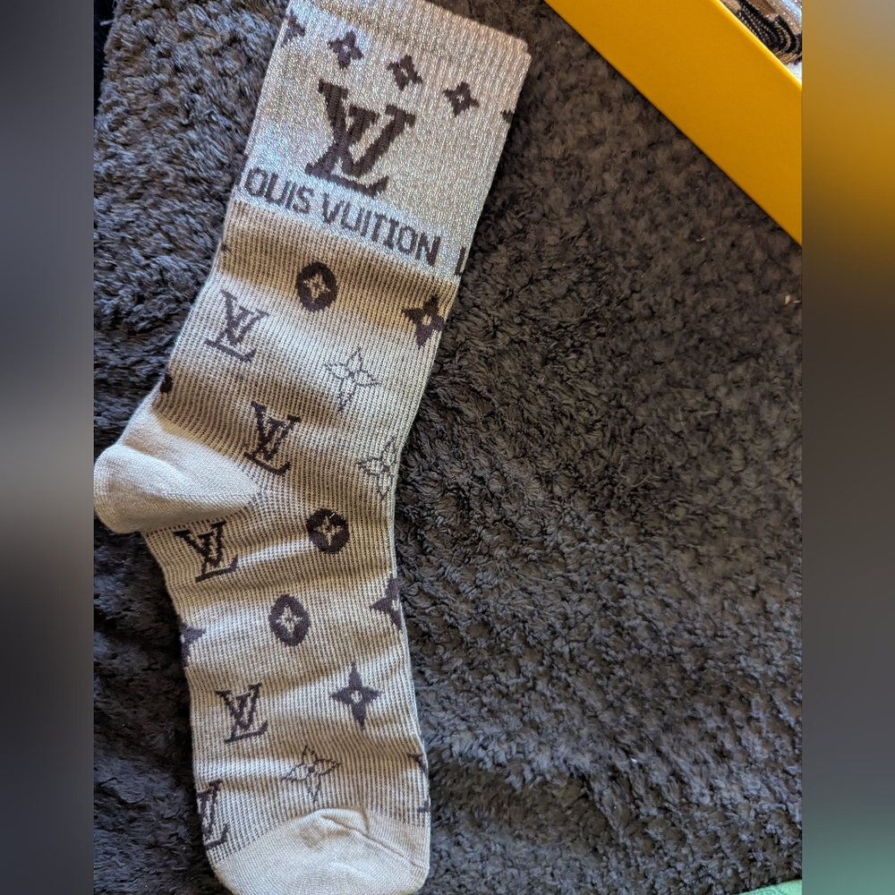 Louis Vuitton Monogram Socks Set - Picture 4 of 4